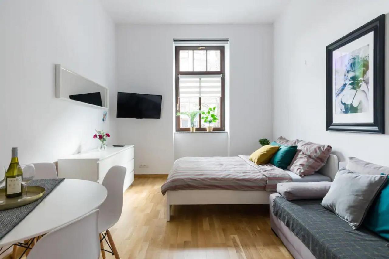 Discover Krakow Apartments - 5 Borowickiej St - Studio Next To Opera And Unity Centre Kültér fotó