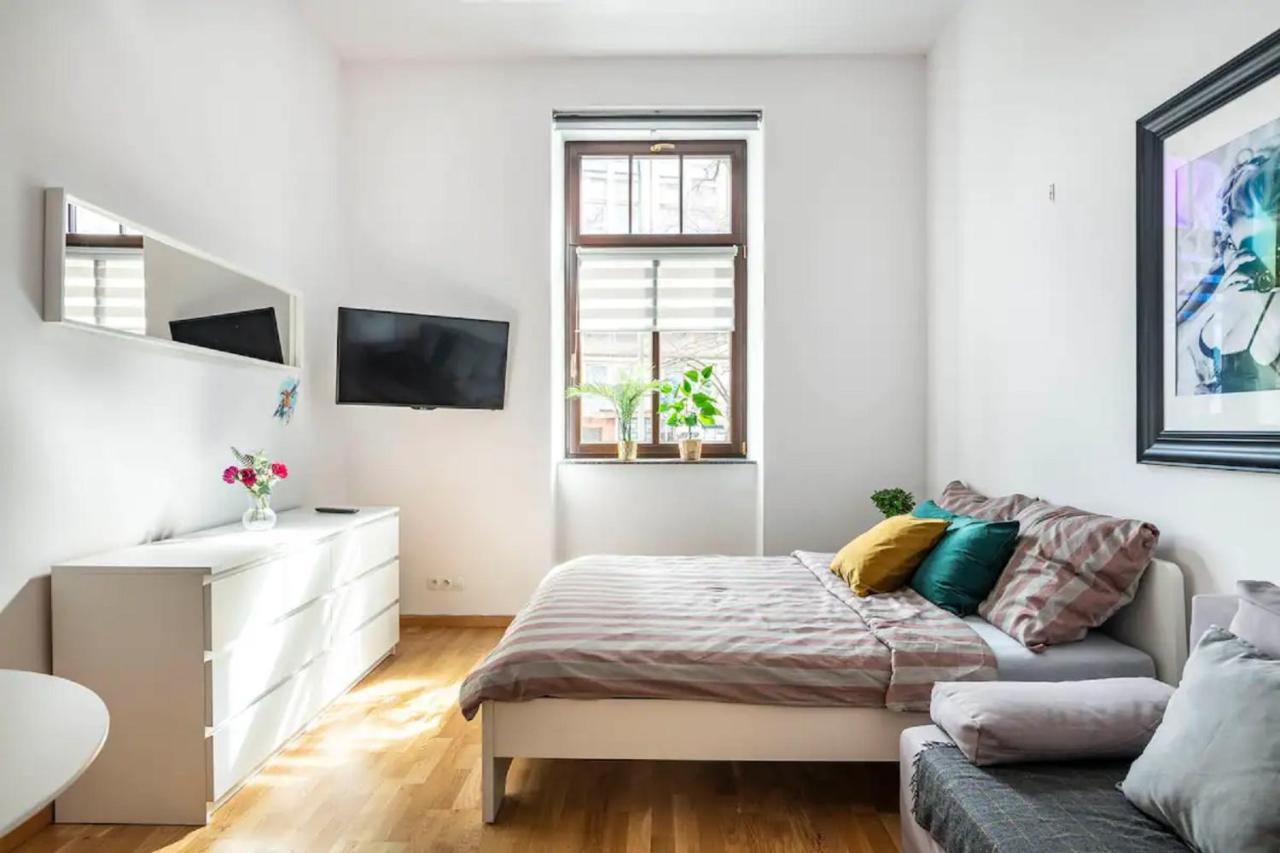 Discover Krakow Apartments - 5 Borowickiej St - Studio Next To Opera And Unity Centre Kültér fotó